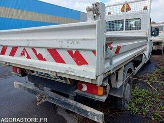 2011-renault-master-1450216-47007160