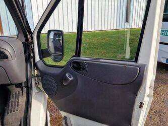 2006-ford-transit-1449782-47007688