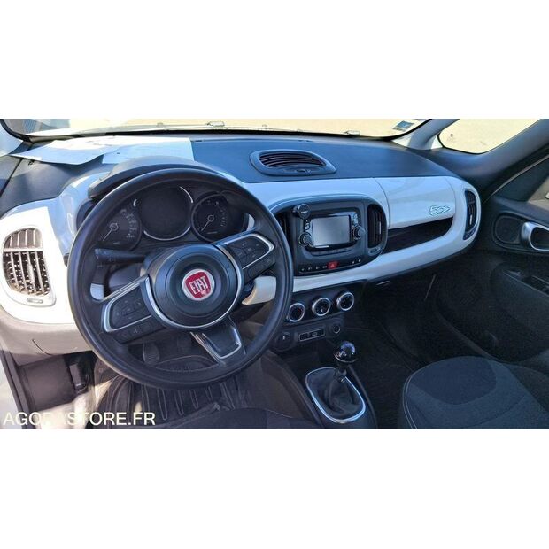 2017 Fiat 500-47007941