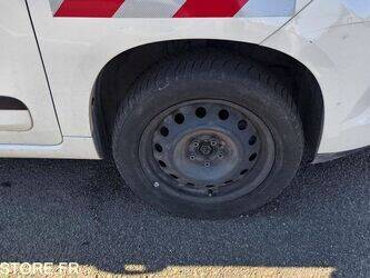 2017-fiat-500-1449817-47007953