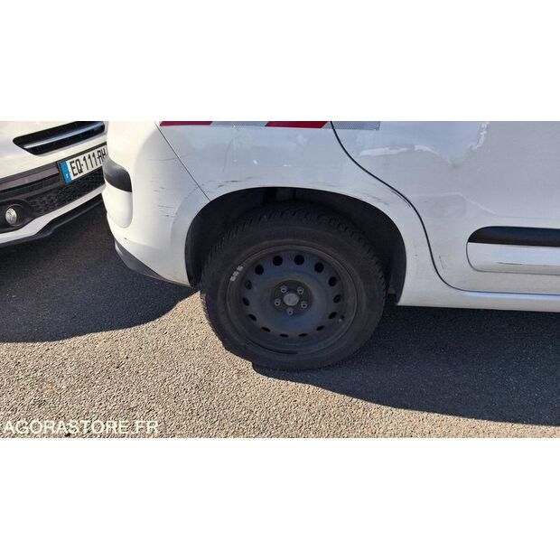 2017 Fiat 500-47007972