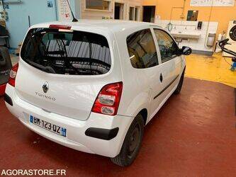 2011-renault-twingo-1449820-47008003