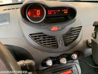 2011-renault-twingo-1449820-47008008