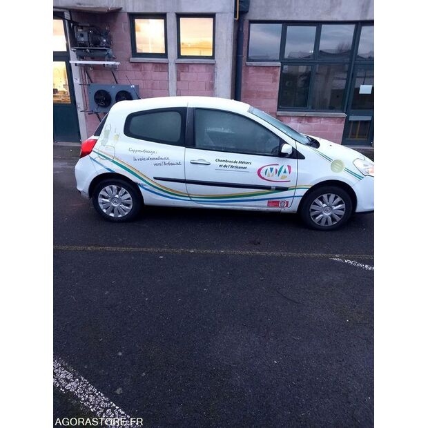 2011 رينو Clio-47008327