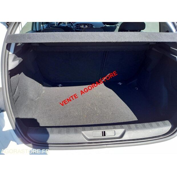 2015 Peugeot 308-47008348