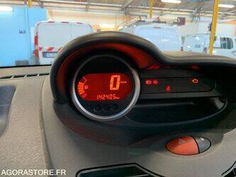 2013-renault-twingo-1449905-47008568