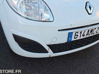 2008-renault-twingo-1449909-47008572