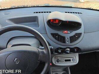2008-renault-twingo-1449909-47008579