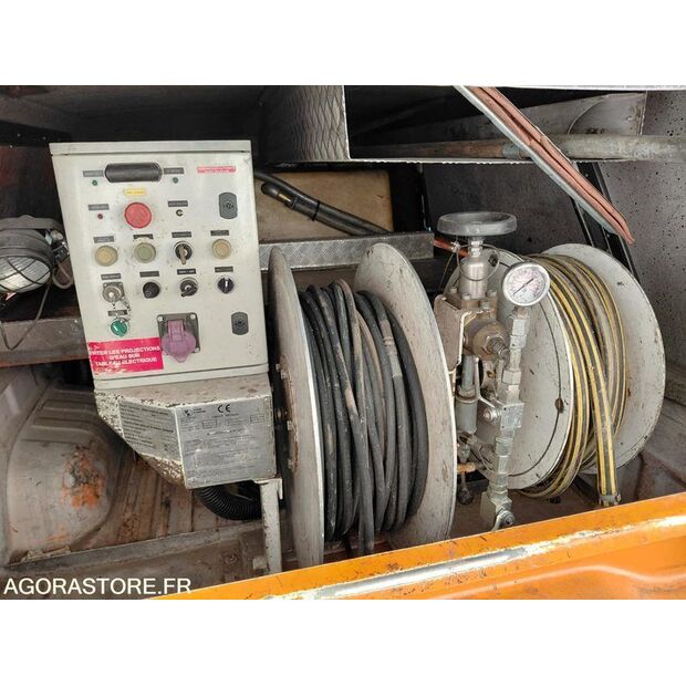 2010 Toyota Hilux-47008694