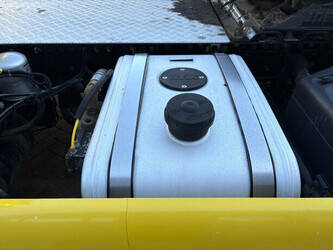 2011-man-tgx-18-440-1450228-47008943