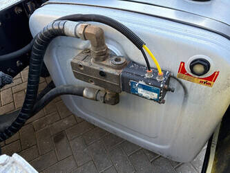 2011-man-tgx-18-440-1450228-47008944