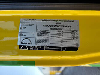 2011-man-tgx-18-440-1450228-47008946