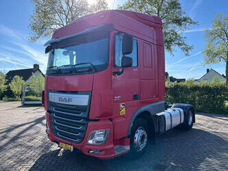 صورة ل رؤوس شاحنات 2015 داف XF 460 FT