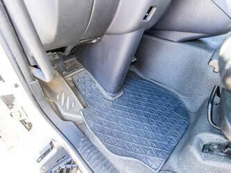 2018-renault-d10-47009972