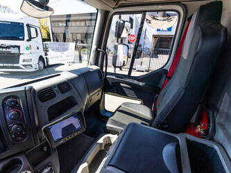 2018-renault-d10-47009982