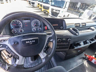 2011-man-tgx-18-480-1450286-47010180