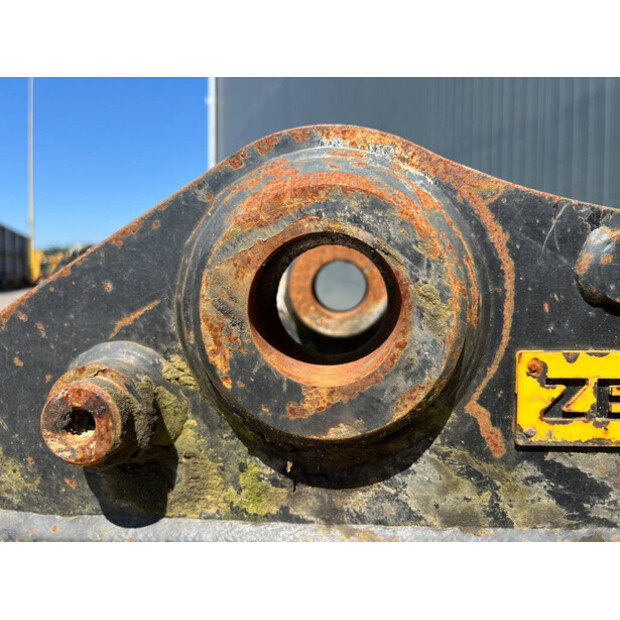 2017 OilQuick OQ65-47012124