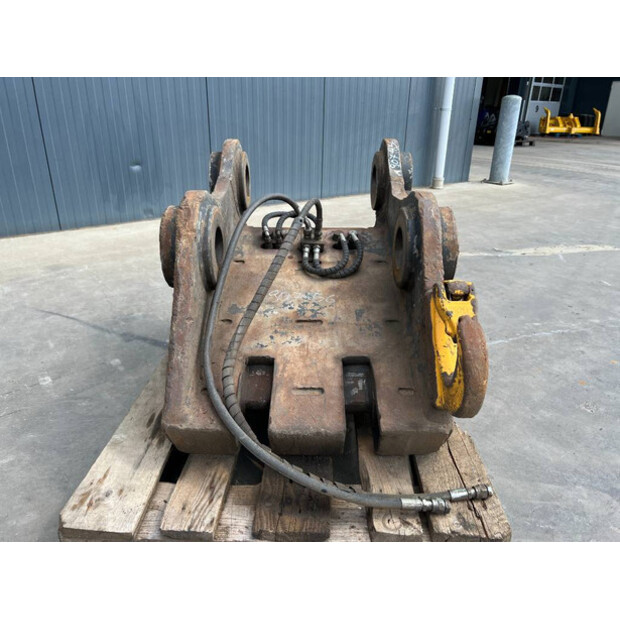 2016 Caterpillar 352F-47012432