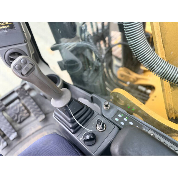 2007 Caterpillar 320DL-47012660
