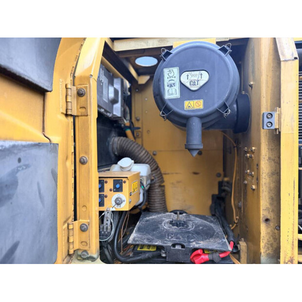 2007 Caterpillar 320DL-47012677