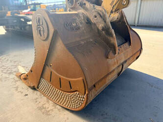 2017-caterpillar-352f-1450563-47012945