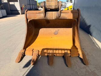 2017-caterpillar-352f-1450563-47012946