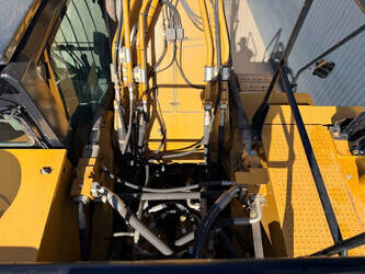 2017-caterpillar-352f-1450563-47012954