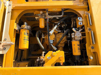 2017-caterpillar-352f-1450563-47012964