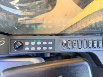 2017-caterpillar-352f-1450563-47012966