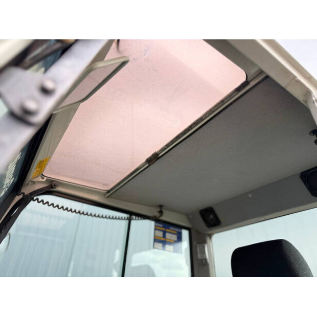 2017 TAKEUCHI TB230-47013726