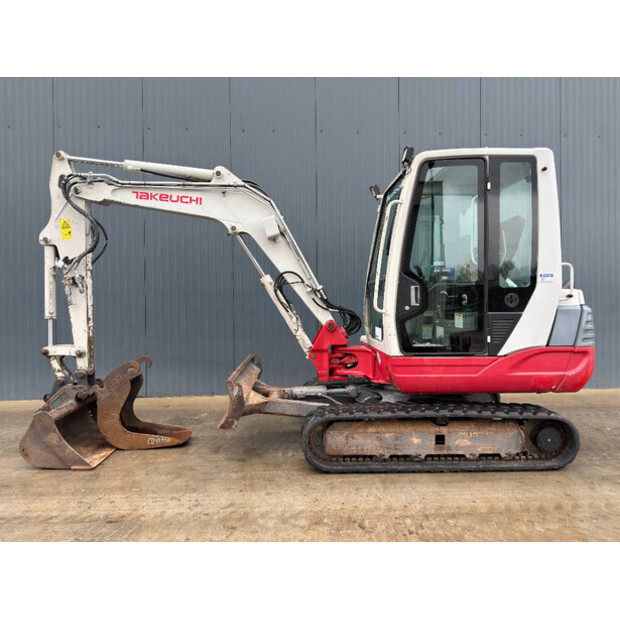 2010 TAKEUCHI TB235-47013743