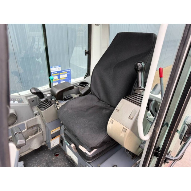 2010 TAKEUCHI TB235-47013762