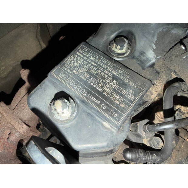 2010 TAKEUCHI TB235-47013779