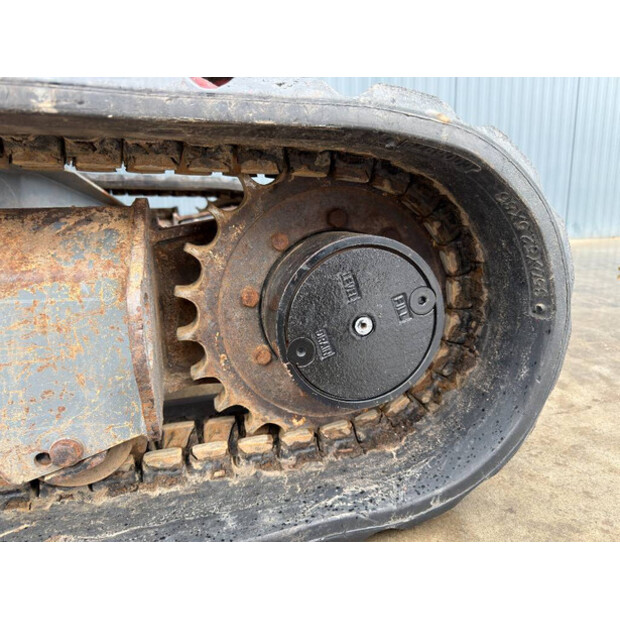 2010 TAKEUCHI TB235-47013786