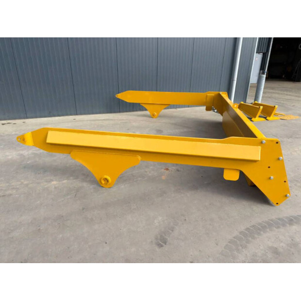 2026 فولفو A40G-47014901