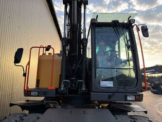 2016-volvo-ewr150e-1450643-47015372