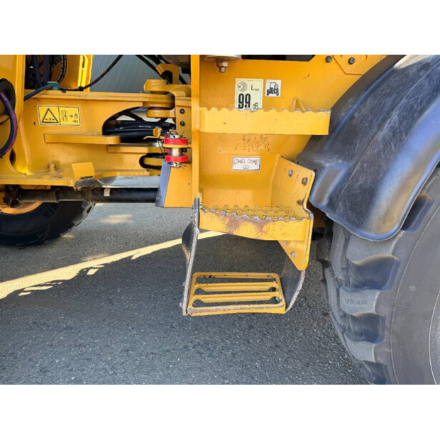 2017 Caterpillar 908M-47015461