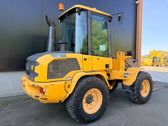 2014-volvo-l30g-1450650-47015692