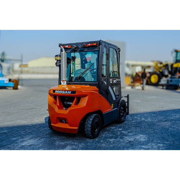 2020 Doosan D30S-7-47015717