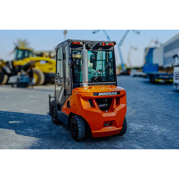 2020 Doosan D30S-7-47015718
