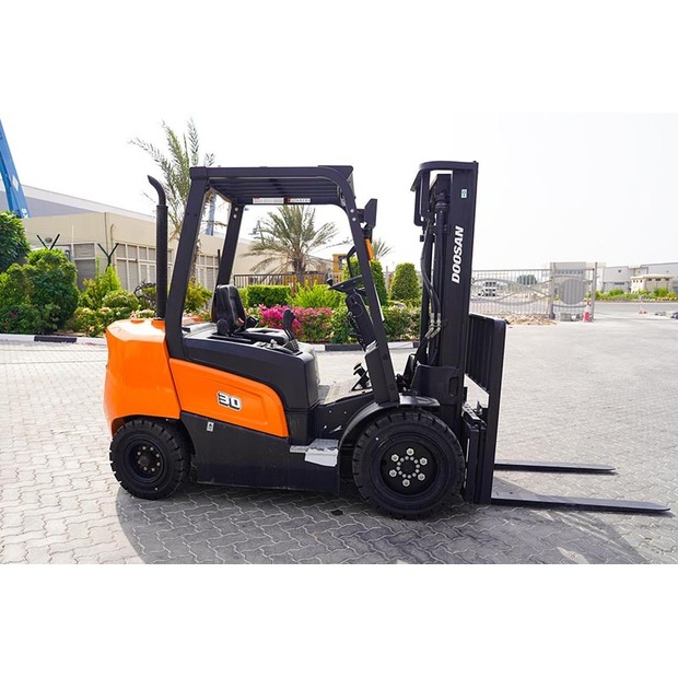 2021 دووسان D30NXP-47015728