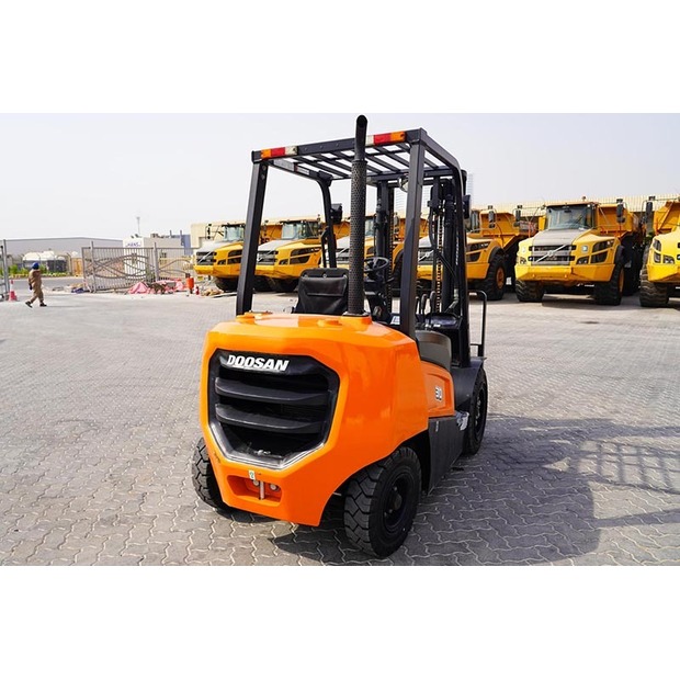 2021 دووسان D30NXP-47015729