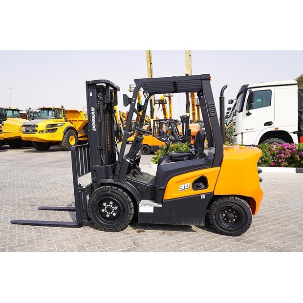 2021 دووسان D30NXP-47015731