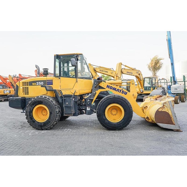 2013 كوماتسو WA250-6-47015734