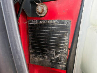 2009-iveco-eurocargo-90e18-1450679-47016584