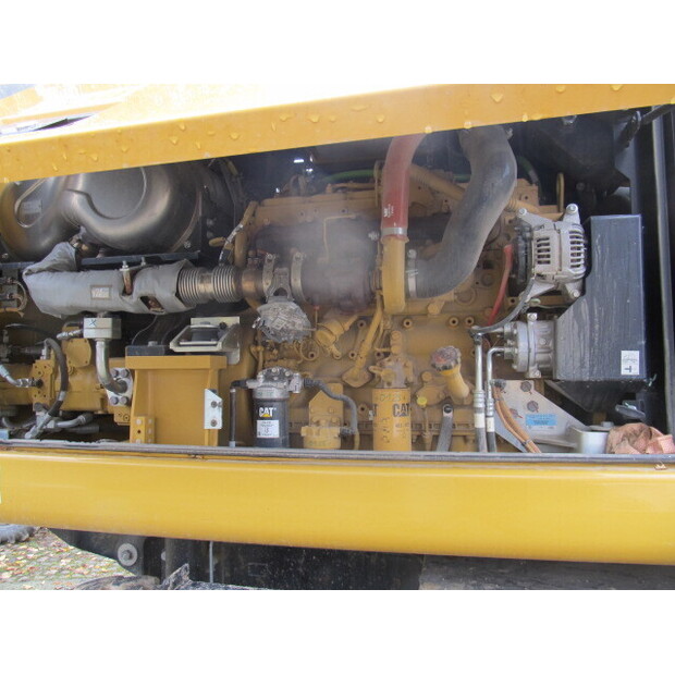 2021 كاتربيلر M320F-47024556