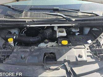 2018-renault-trafic-1450739-47030365