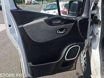 2018-renault-trafic-1450739-47030376