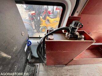 2014-mercedes-benz-sprinter-1450762-47031001