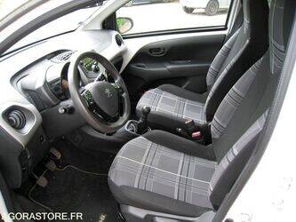 2017-peugeot-108-1450201-47031487